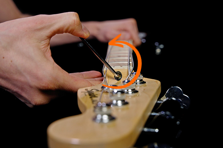 Picture showing how to loosen the trussrod