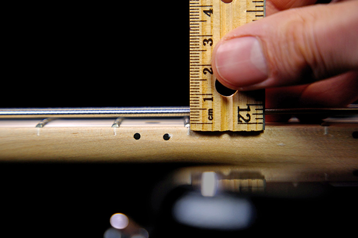 Picture showing how to measure the gap using a ruler