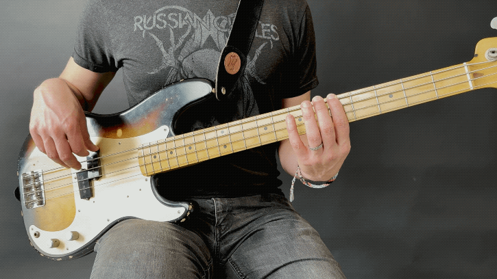 GIF showing how to microshift between the 5th and 8th fret