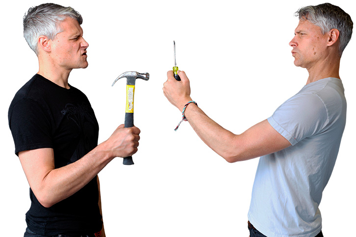 Image of two Gios, one holding a screwdriver and the other one holding a hammer